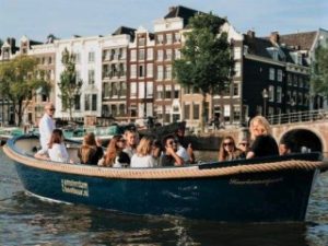 Grachtenboot Amsterdam Haarlemmerpoort