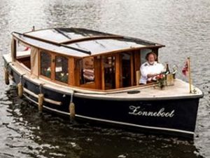 Private Boat Tour Amsterdam Canals Zonneboot