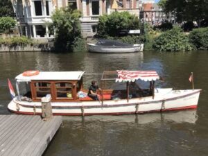 Amsterdam rent a small luxury boat